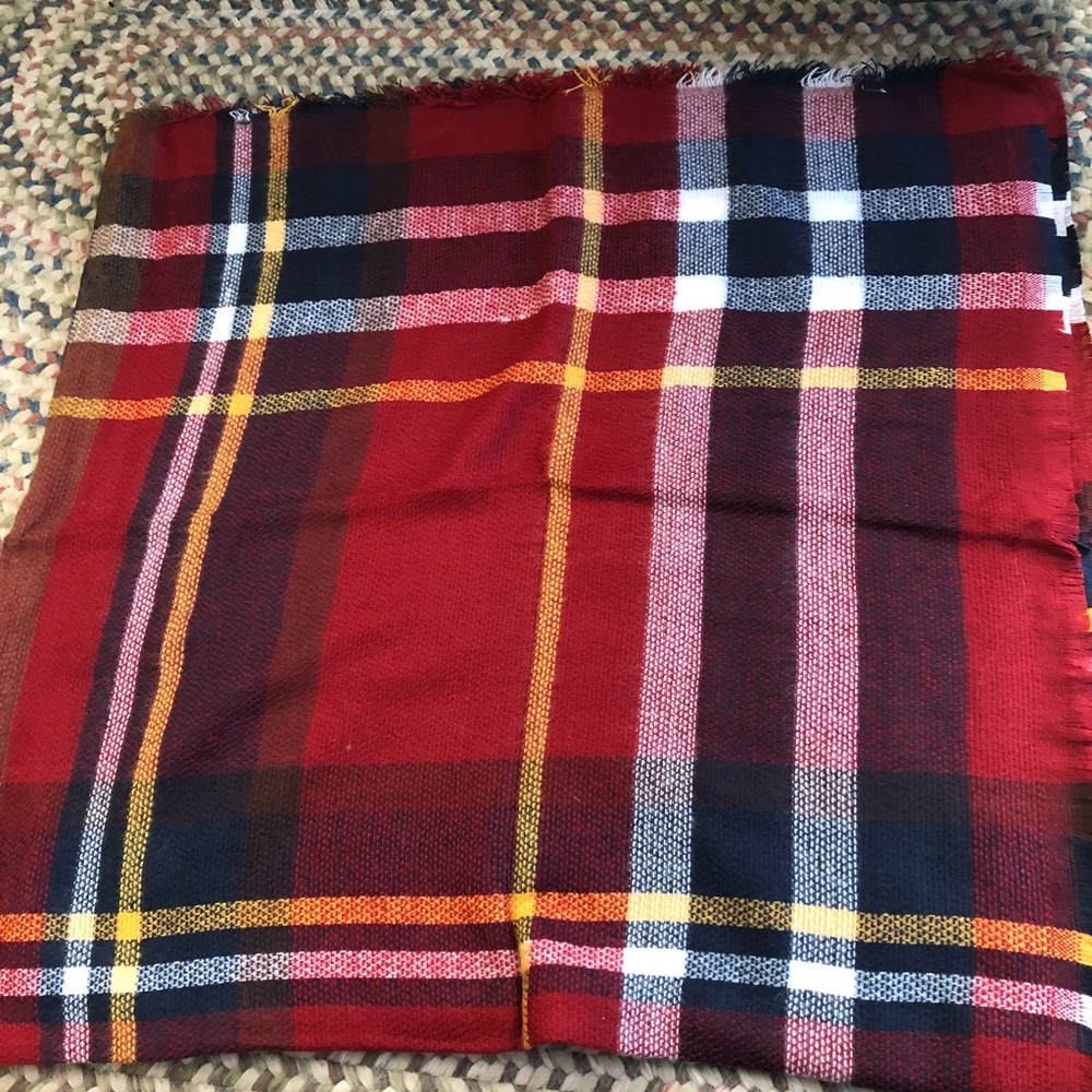 Extra Soft Blanket Scarf in multi plaid - Picture 3 of 5